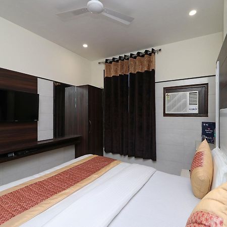 Oyo 11594 Hotel Tvs Ню Делхи Екстериор снимка